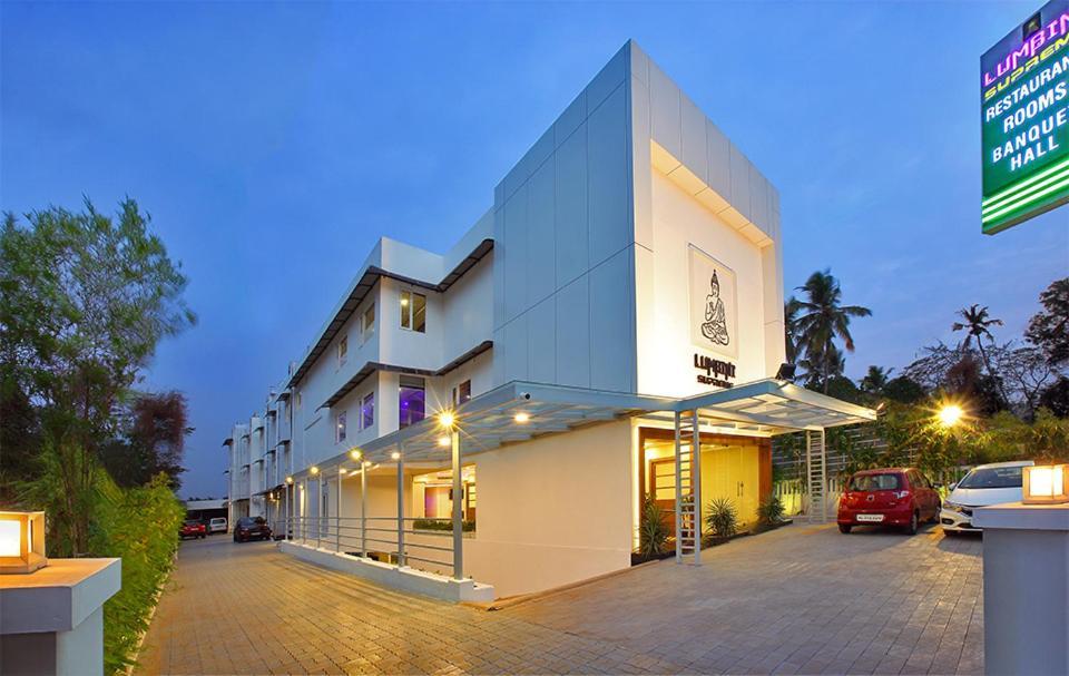 Lumbini Supreme Otel Thrissur Dış mekan fotoğraf