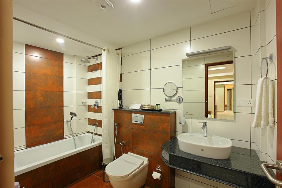 Lumbini Supreme Otel Thrissur Dış mekan fotoğraf