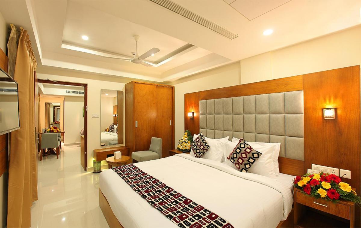 Lumbini Supreme Otel Thrissur Dış mekan fotoğraf