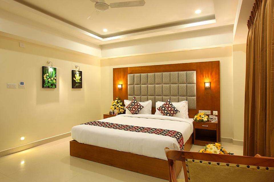 Lumbini Supreme Otel Thrissur Dış mekan fotoğraf