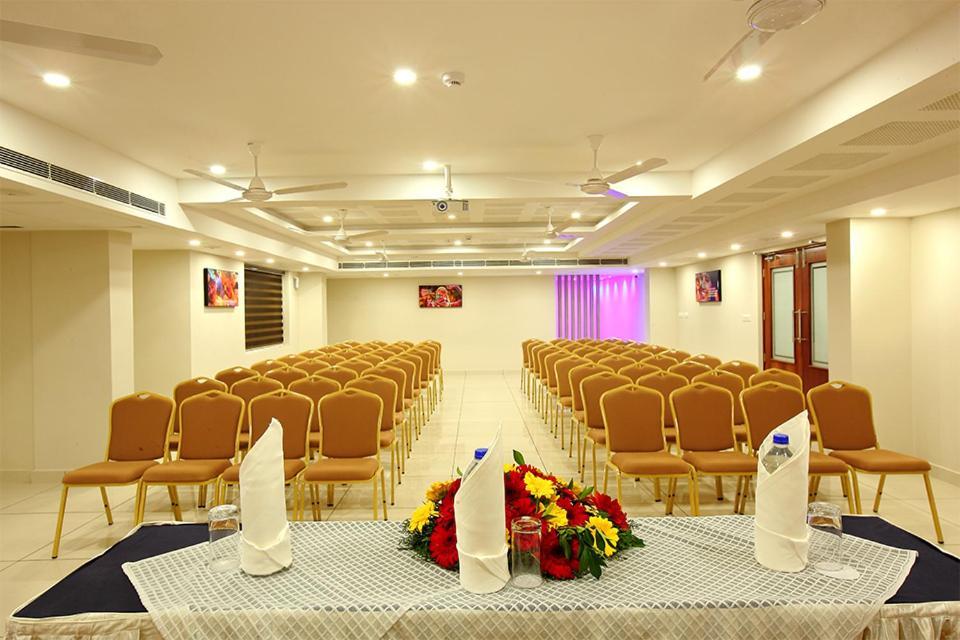 Lumbini Supreme Otel Thrissur Dış mekan fotoğraf